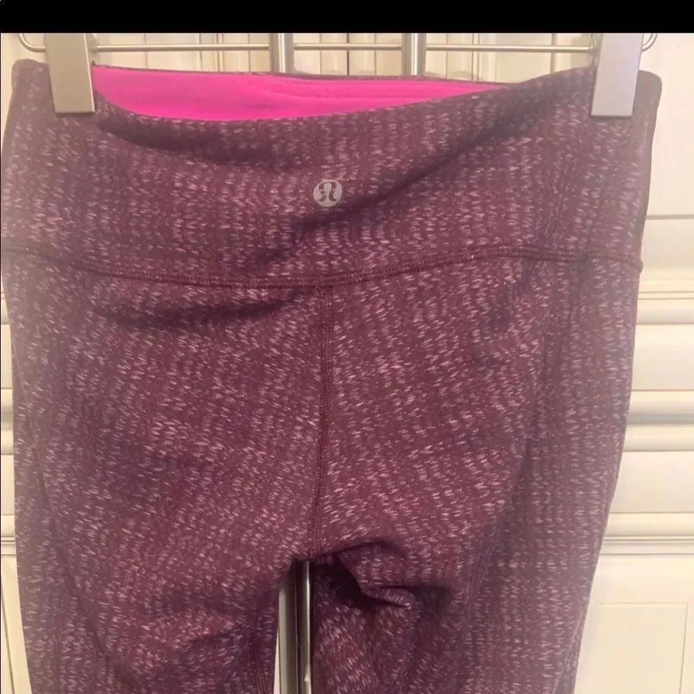 Womens Lululemon Knee Length Leggings Size 4 -6
